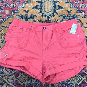 Maurices NWT Salmon Soft Stretchy Band Cargo Short